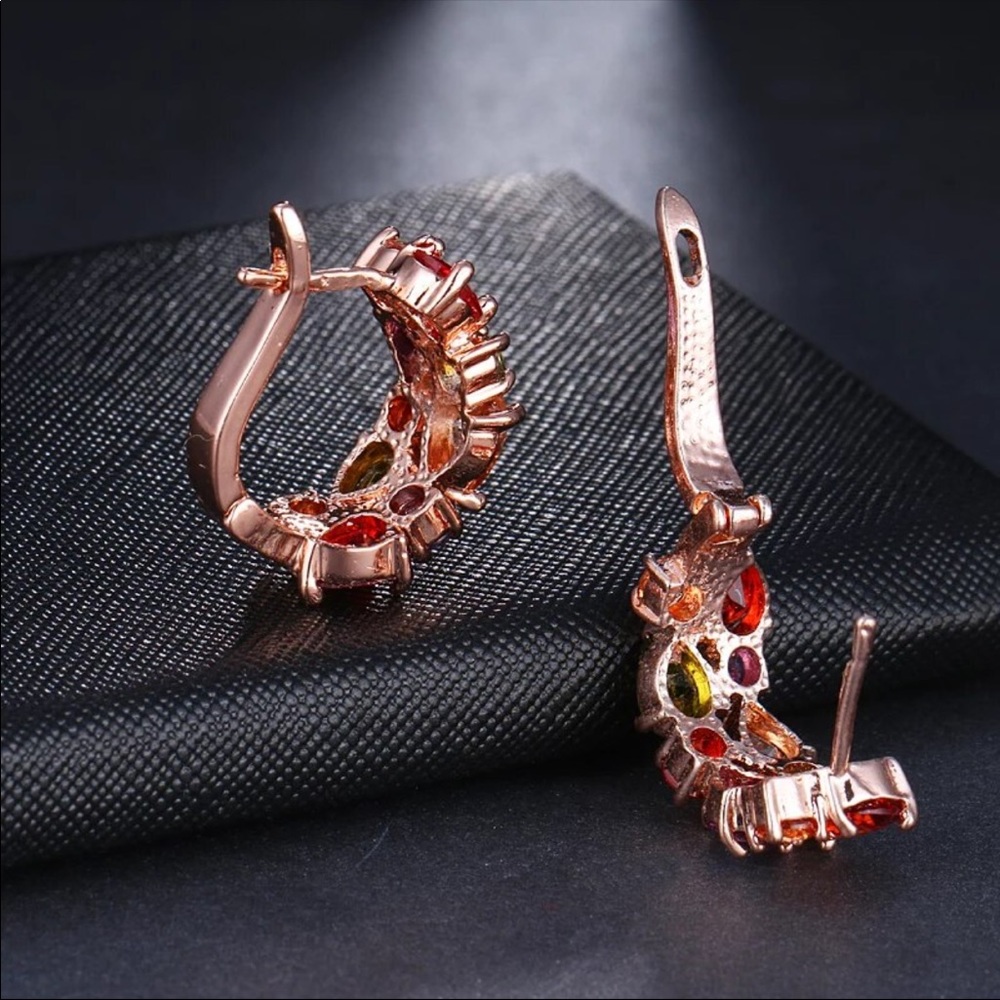 New Rose Gold Plated Round Hearts CZ Earrings - Picture 3 of 3